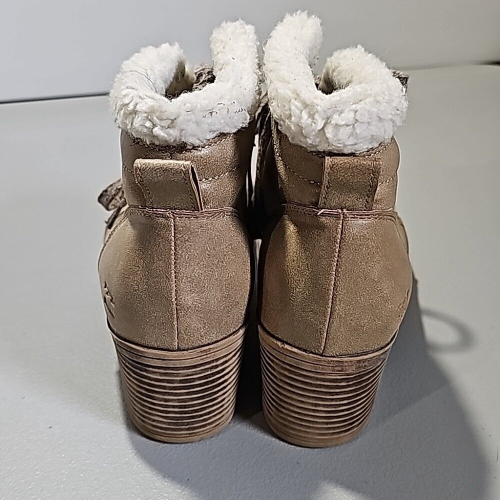 Billabong tan size 7.5 winter ankle boots - Picture 4 of 6
